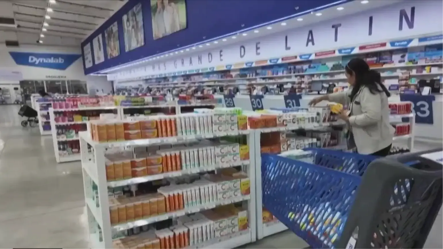 Căng thẳng với Mỹ khiến giá thuốc tại Venezuela tăng vọt